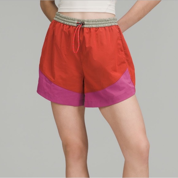 Lululemon Evergreen High-Rise Short 4.5"
Pink Punch / Pink Lychee / Raw … - Picture 3 of 9